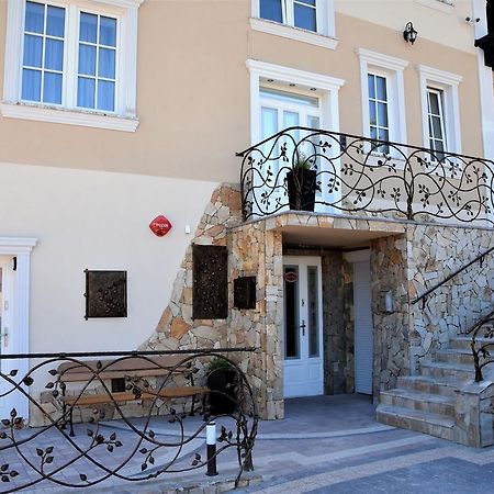 Willa Różana - Apartamenty i Pokoje Gościnne Sandomierz Exterior foto